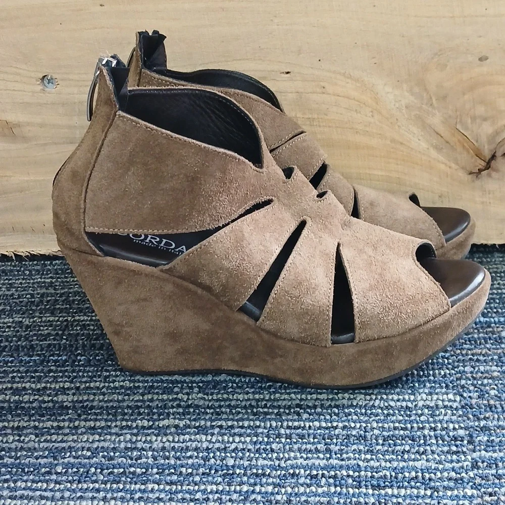 Cordani Electra Made In Italy Suede Leather Wedge Sandals Size 38 Or 8 - Picture 1 of 6